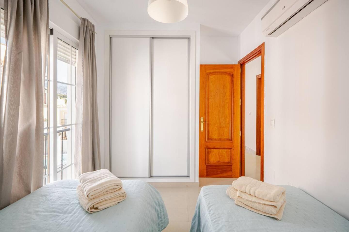 Villa Antonia Mar - Private & Heated Pool - Punta Lara Nerja Zewnętrze zdjęcie